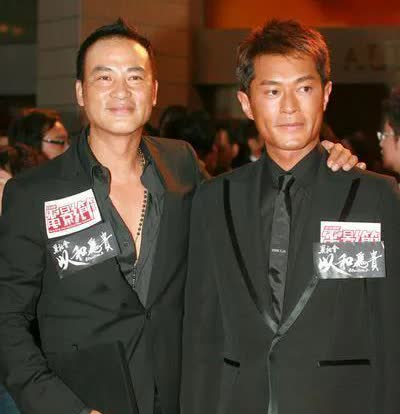 从任达华与古天乐身高的差距变化，印证了一个道理，原来人老了身高真的会缩水，任达华