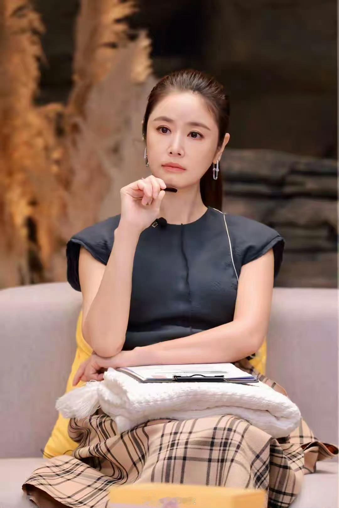 50岁林心如竟然不老的吗，这张脸和30年前基本没太大区别