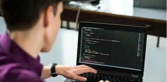 美国分分钟让中国断网？有人说，全球仅13台根服务器，美国独占10台，中国却一台都