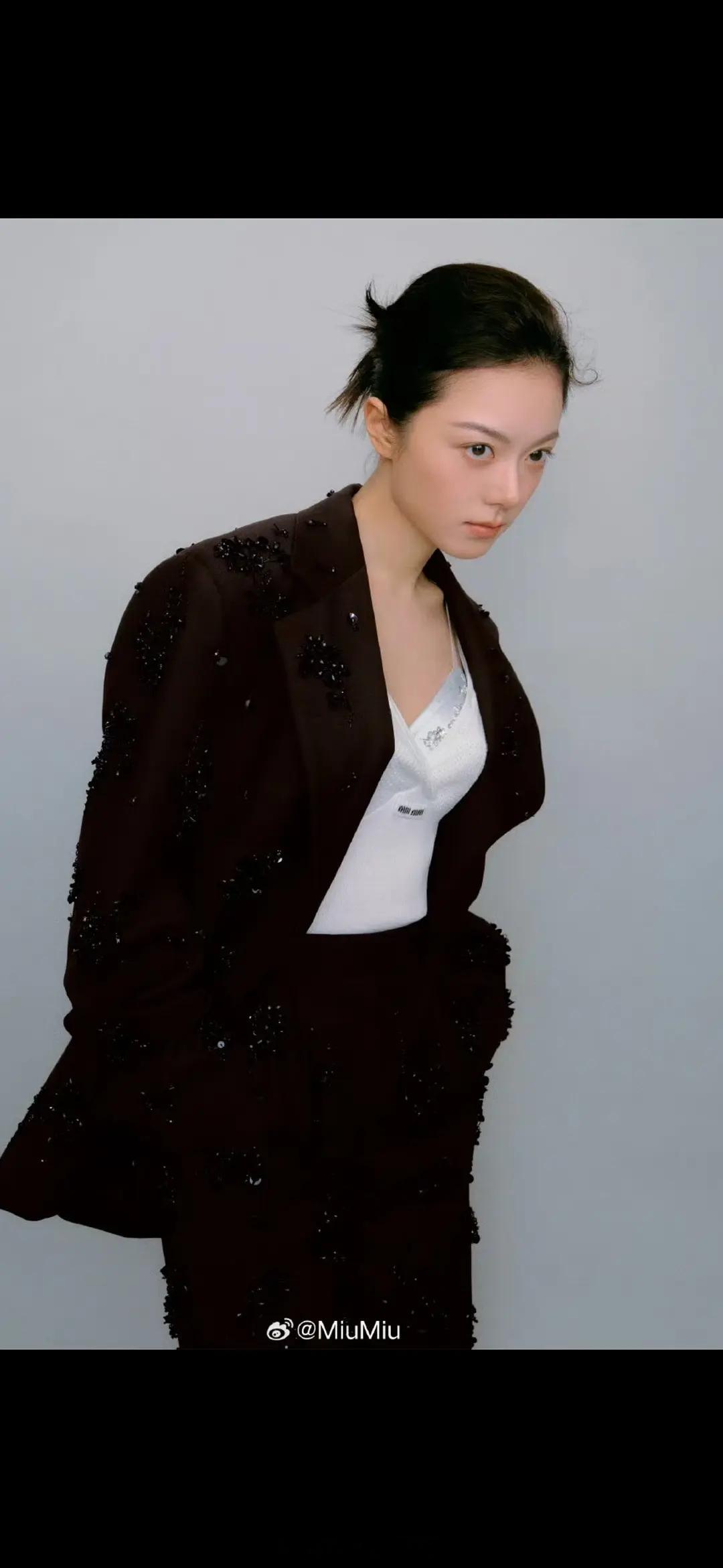 赵今麦miu的新品牌大片，这个风格适合她吗？​​​