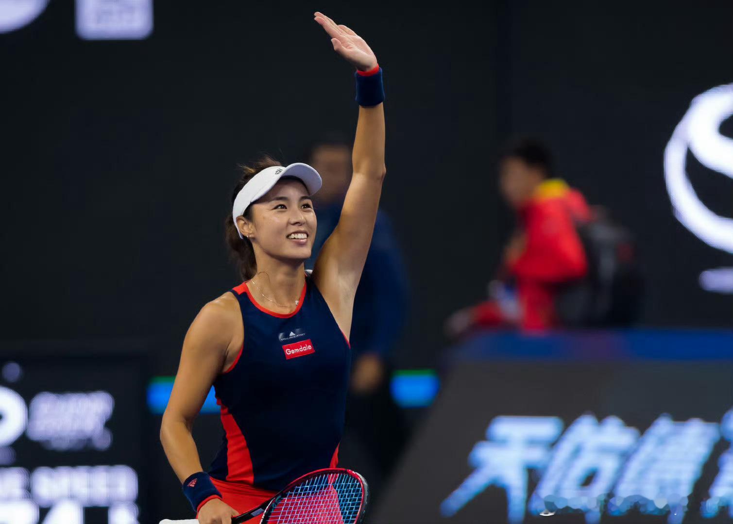 女单1/8决赛王蔷5-7/0-2袁悦王蔷第二盘选择退赛，遗憾的告别全运赛程最