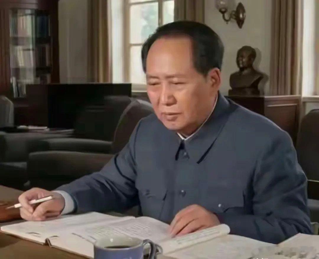 【从建国初的一次思想碰撞，看懂伟人根治千年轮回病根的大智慧】   新中国成