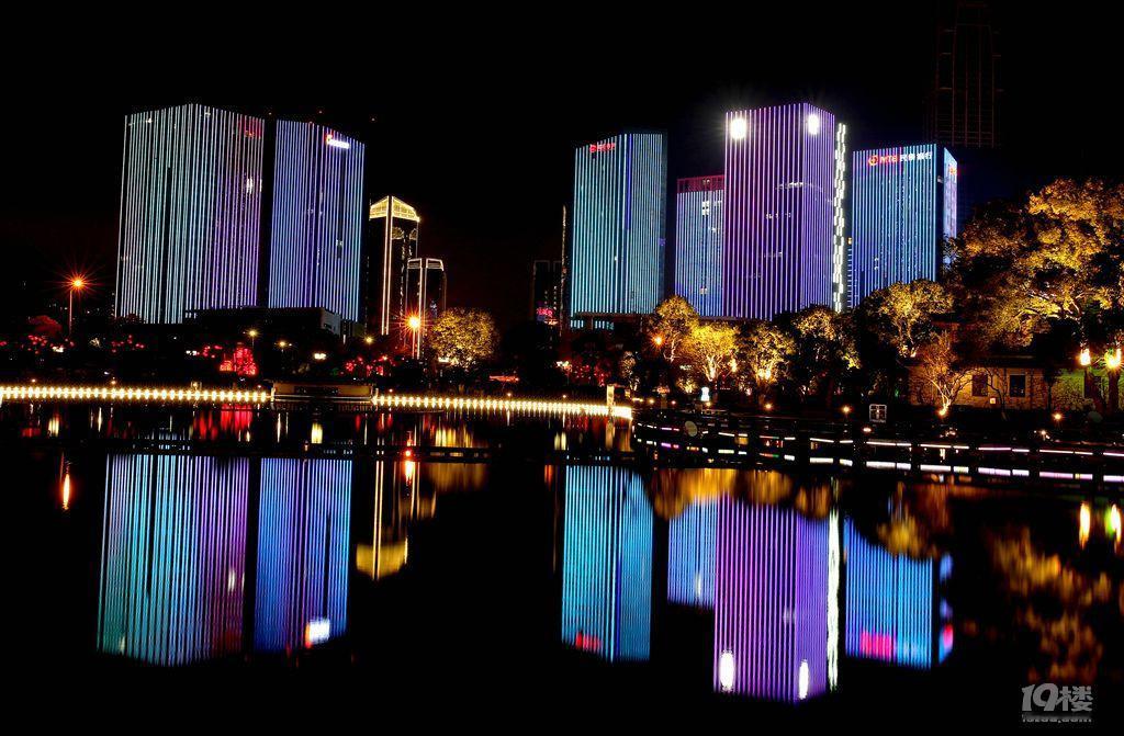 2015年11月，浙江台州二手房房价均价7500元；2016年11月，浙江台州