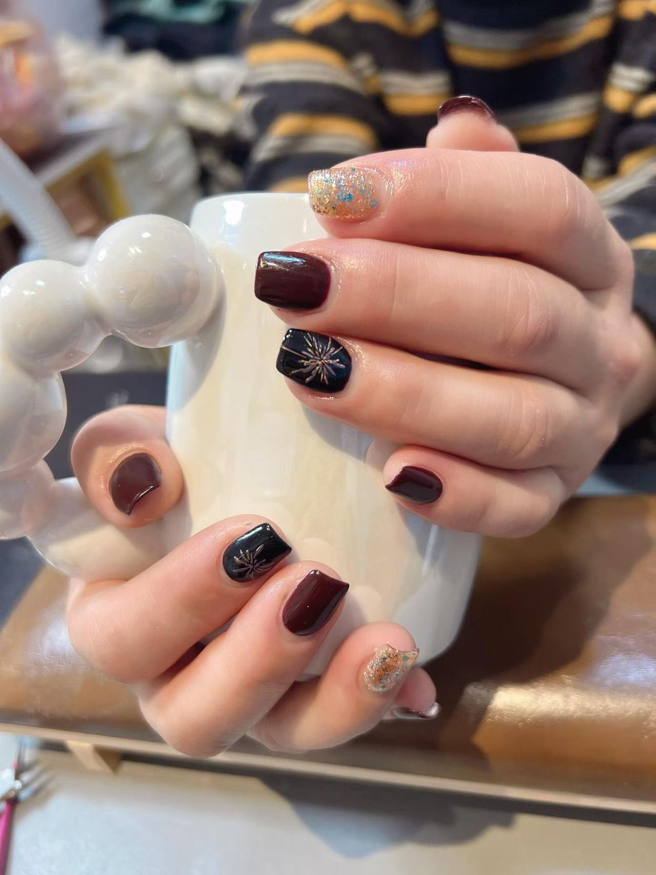 精致美甲，闪耀星芒，指尖艺术