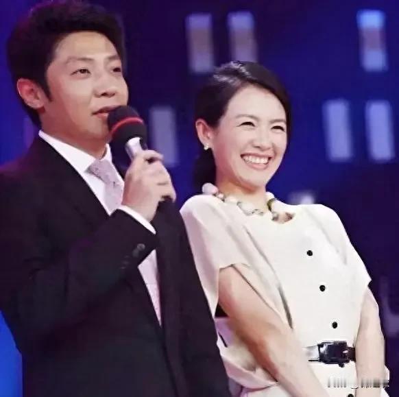 章子怡要是当初和撒贝宁在一起应该很幸福吧，但是这段感情，却因为章子怡妈妈的反对，