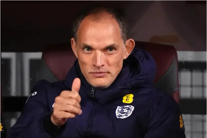 英足总官方宣布，与主帅托马斯·图赫尔续约两年，新合同至2028年。2026美加墨