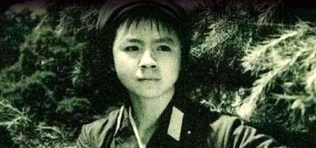 1979年，对越反击战战场上首位牺牲女兵的遗体被人们发现，她的身体除了一节肠子外