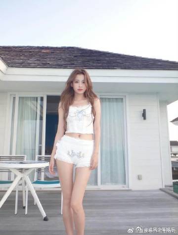 终于等到孙怡上浪姐了舞台上的孙怡自带聚光灯，唱跳演绎轻松Hold全场，这一次，