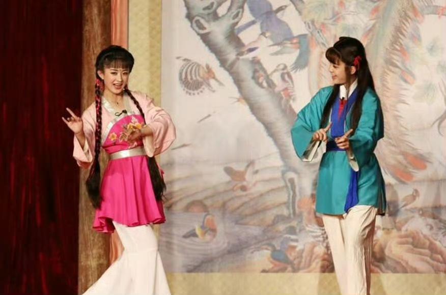 谁的青春里没有这档《偶像来了》啊！赵丽颖在节目里的状态真的太绝了！扮上戏曲造型