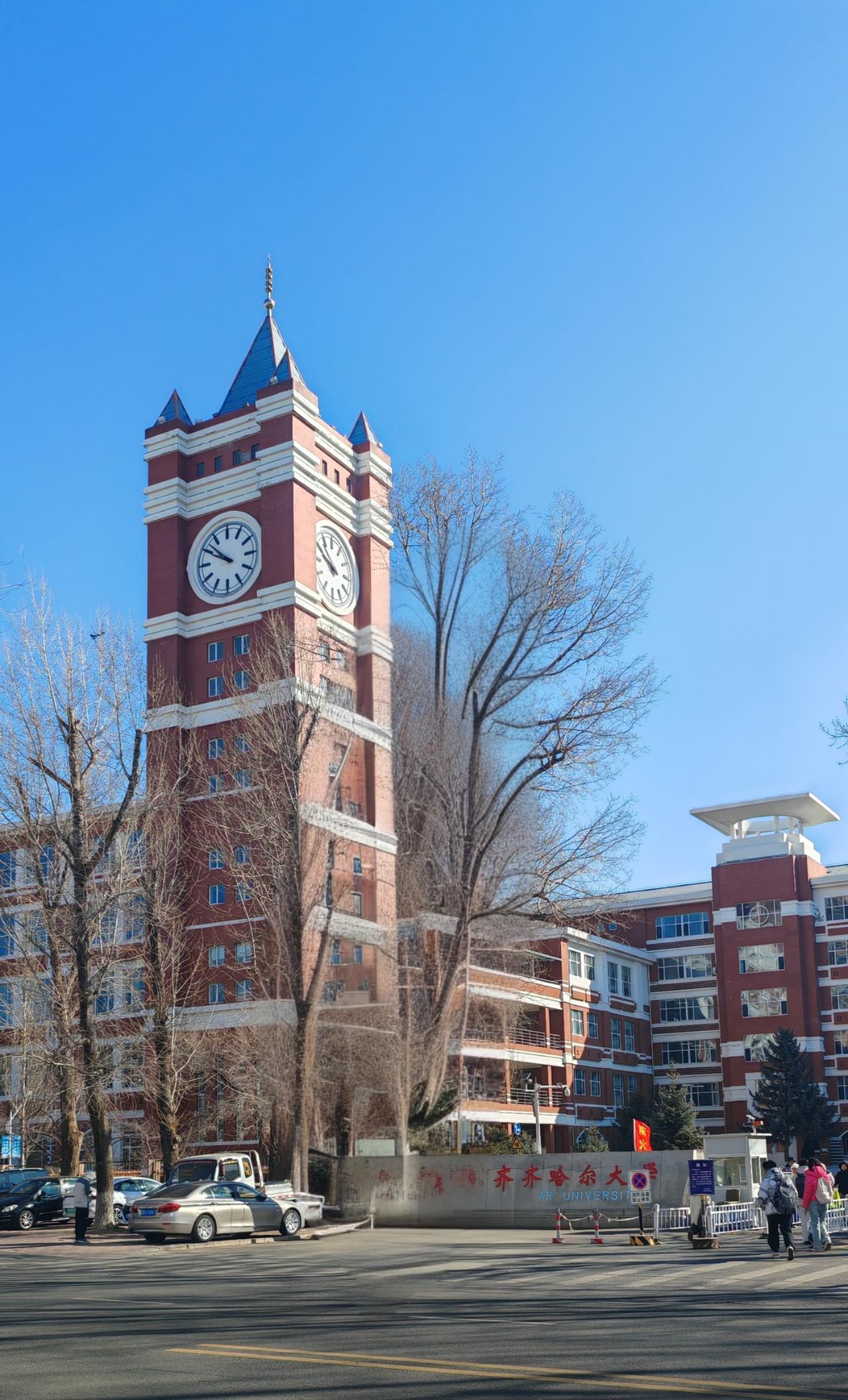 两会新消息：改扩建1000所普通高中，增加200万个高中学额～这个消息，对未