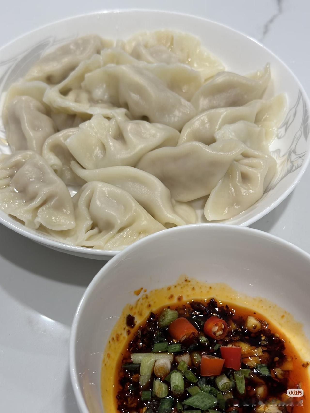 饺子到底是菜还是主食？答案其实很简单！饺子这东西真能引发“南北大战”！有人