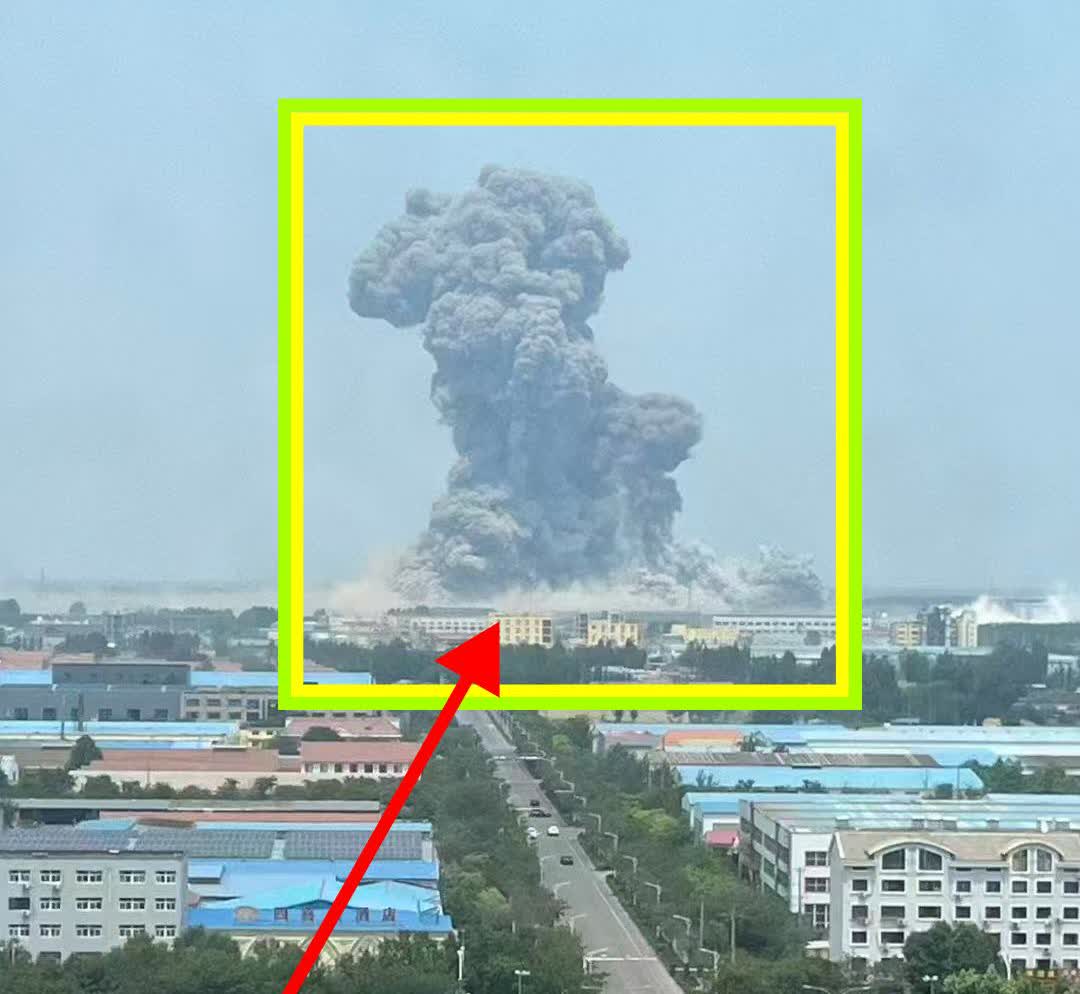 我一个山东的堂弟打电话哭着跟我说：他约了朋友11点半准时下班，刚刚离开工厂