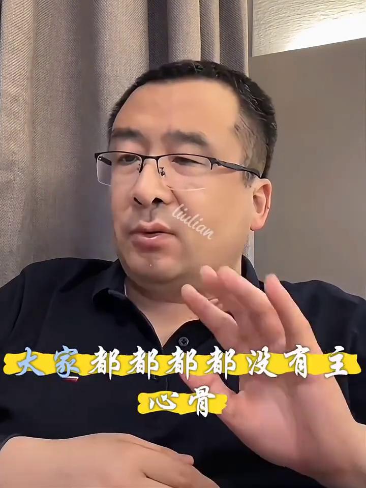 王楚钦不仅在履行队长的职责，在大多数情况下一个人就在撑着这支队，他就是棋魂里的楚
