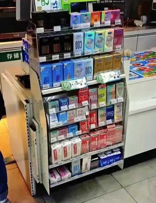 有没有想过，为什么杜蕾斯卖不动了？ 其销量连年下滑，行业整体规模更是萎缩近5