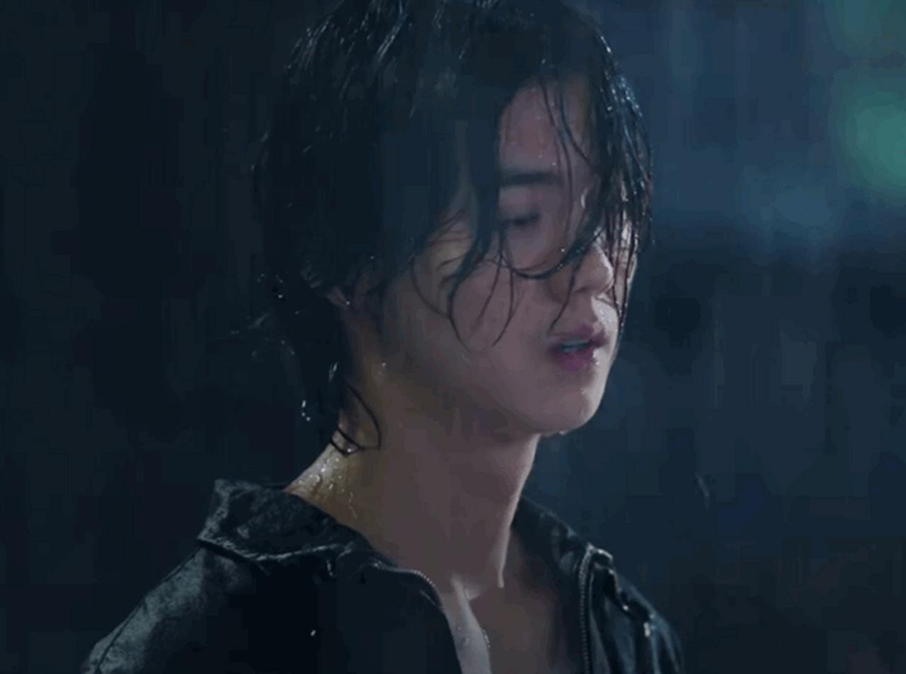 鹿晗这次真的输了！不是因为演唱会失败，也不是综艺不好看，而是关晓彤根本不在乎