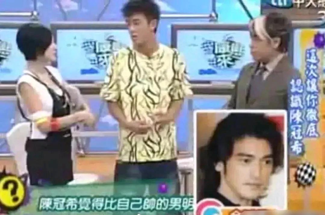 他的脸，不是审美标准，是医学意外。小S说见到他会“帅到喷尿”。蔡康永说他像“