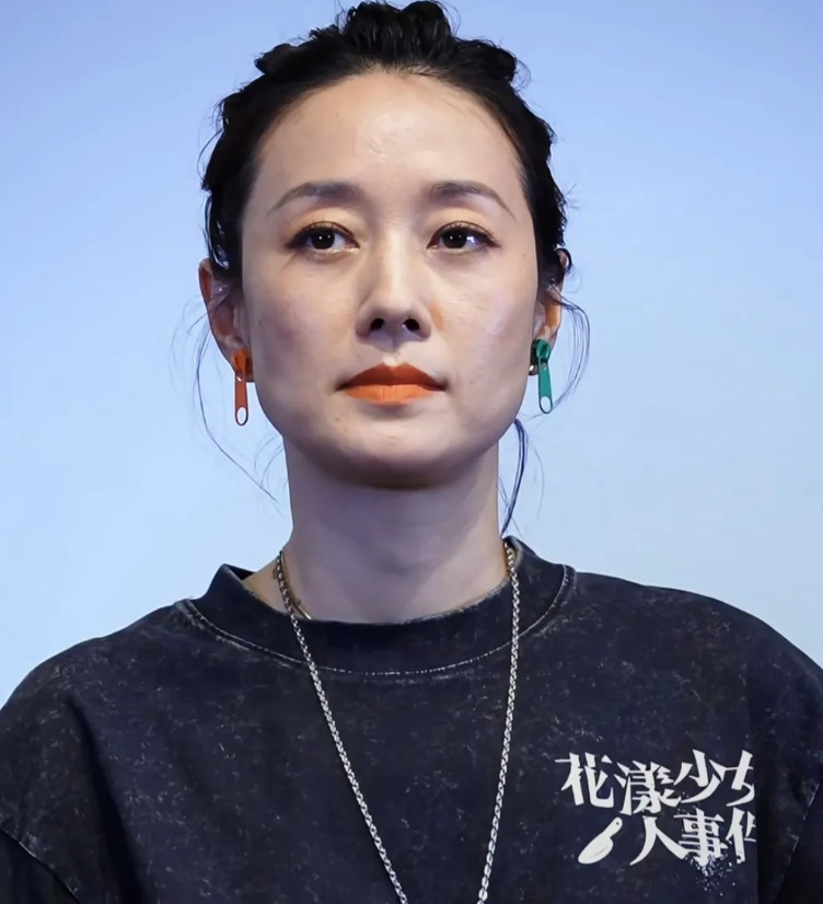 马伊琍跟女儿的现状。给所有女人都提了个醒。哪怕你再有钱，不到最后一刻千万
