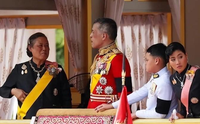洪森这次栽了！诗琳通公主亲自上前线，泰国王室这步棋下绝了洪森，1952年8月5