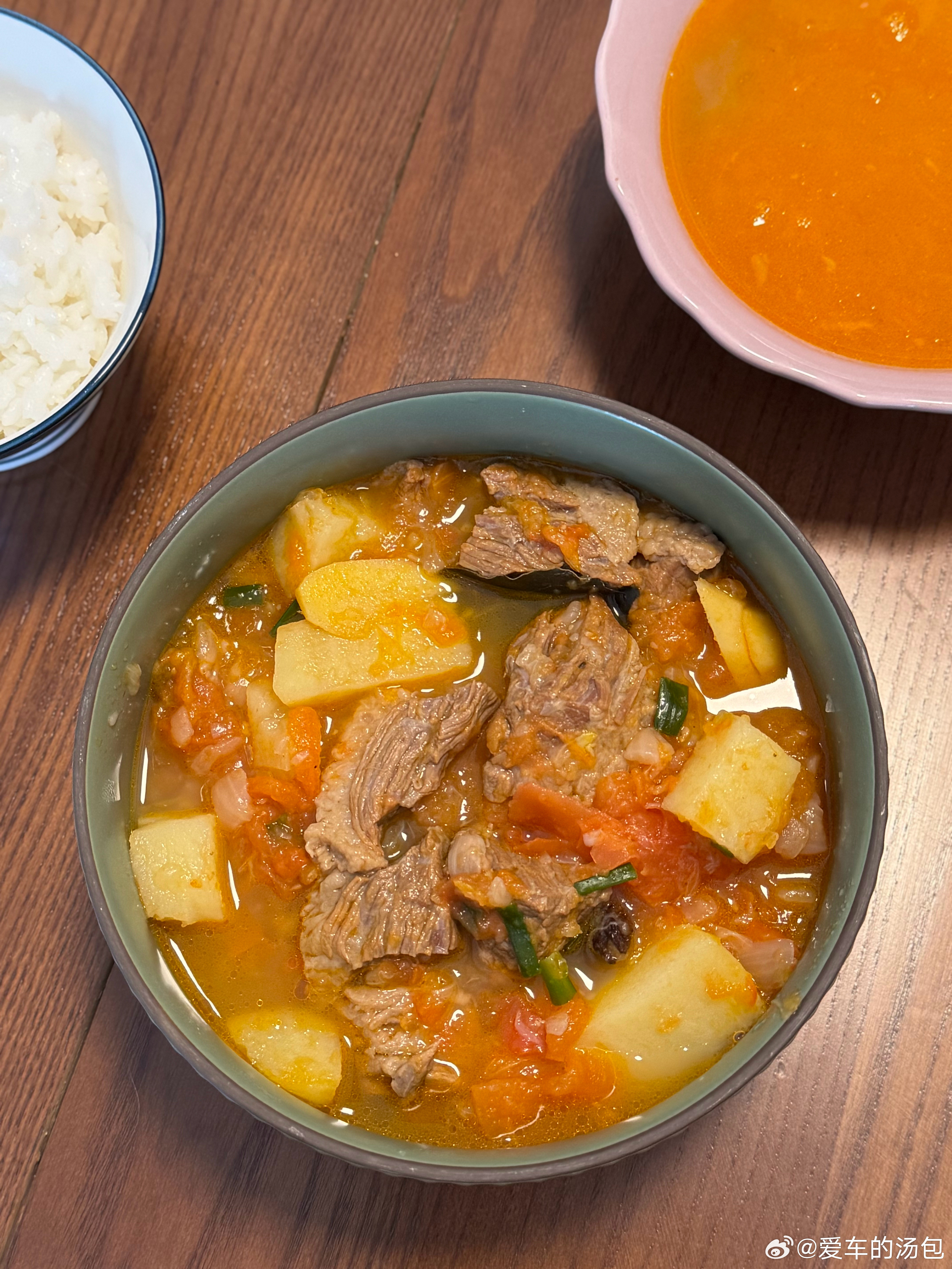 早安侯的三明治，午安侯的西红柿炖牛腩，晚安侯的咖喱牛肉一个会使高压锅的男人，不得