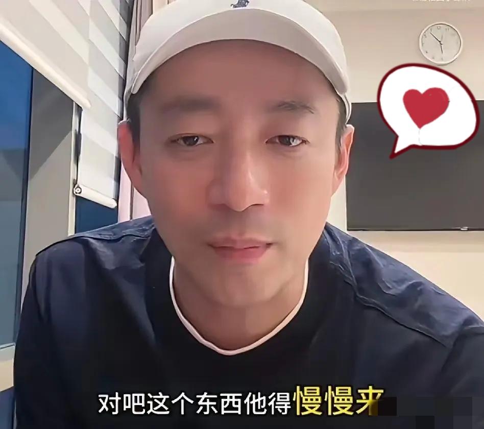 相由心生真的太准了，汪小菲自从马筱梅生下宝宝，整个人的面相彻底变了。从前他眉头