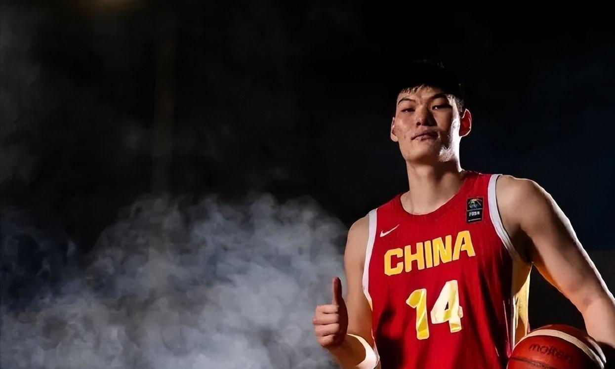 有没有比刘李更好的内线球员？我是服了这个曲教练了，能选一个刘李这样的内线去打世