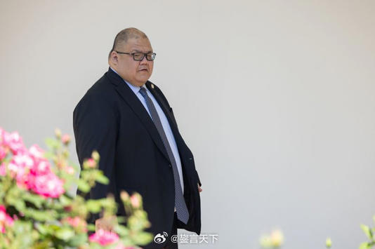 白宫通讯主任发布罕见声明，称川普正在白宫“连续工作”白宫通讯主任史蒂文·张（S