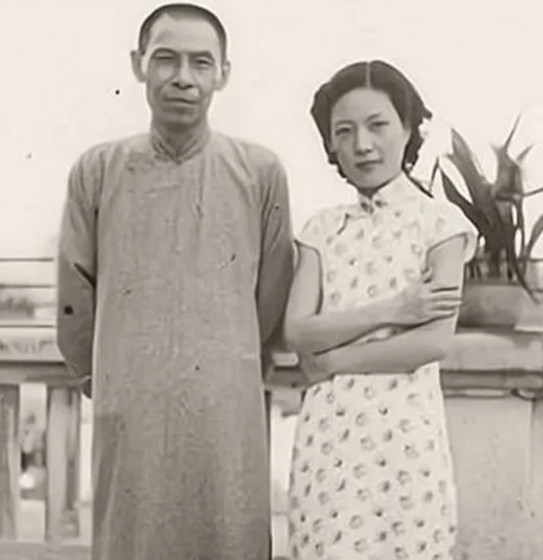 1965年，杜月笙的四姨太姚玉兰外出打牌，突然全身燥热，坐立不安，她心中有不好的
