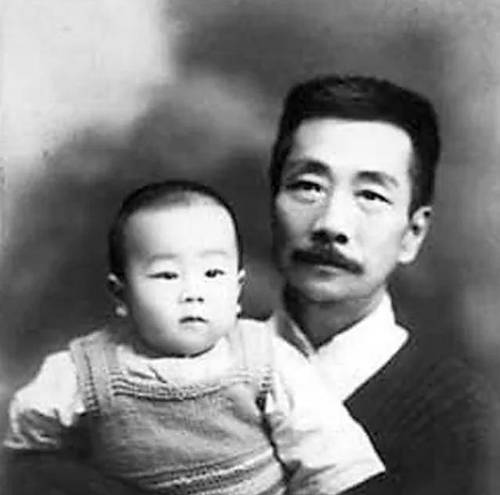 1947年，鲁迅妻子朱安离世，临终前还念着自己的儿子周海婴，并将所有遗产留给了他