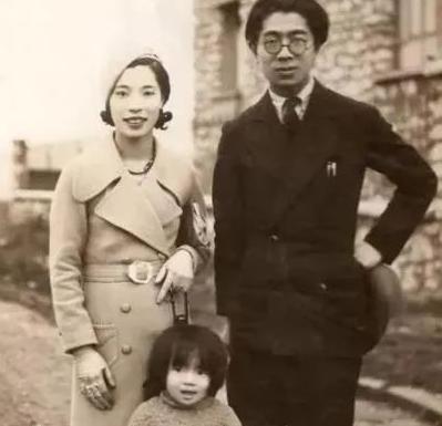 1945年，陈芝秀抛下年幼子女和丈夫常书鸿，跟下属私奔。多年，与女儿在杭州相遇，