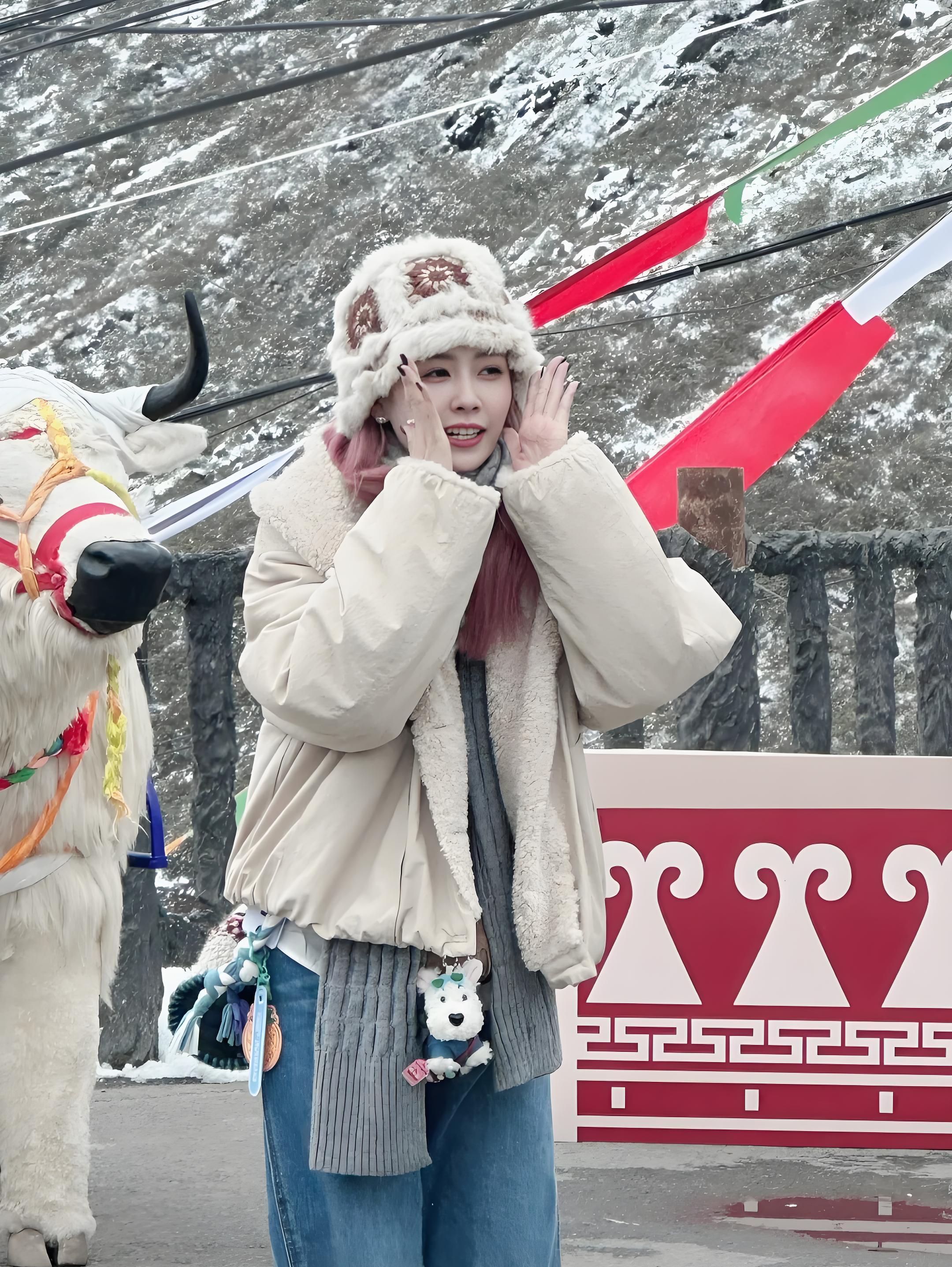 奔跑吧和朋友在一起超开心的白鹿！​​​