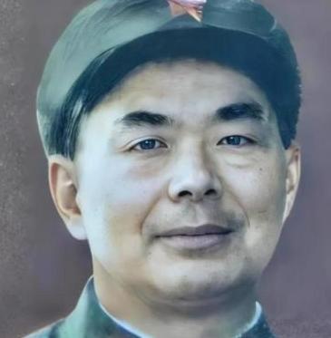 1979年刚从前线撤下来的11军军长陈家贵，本想穿便装逛逛昆明城，谁知竟被几个街