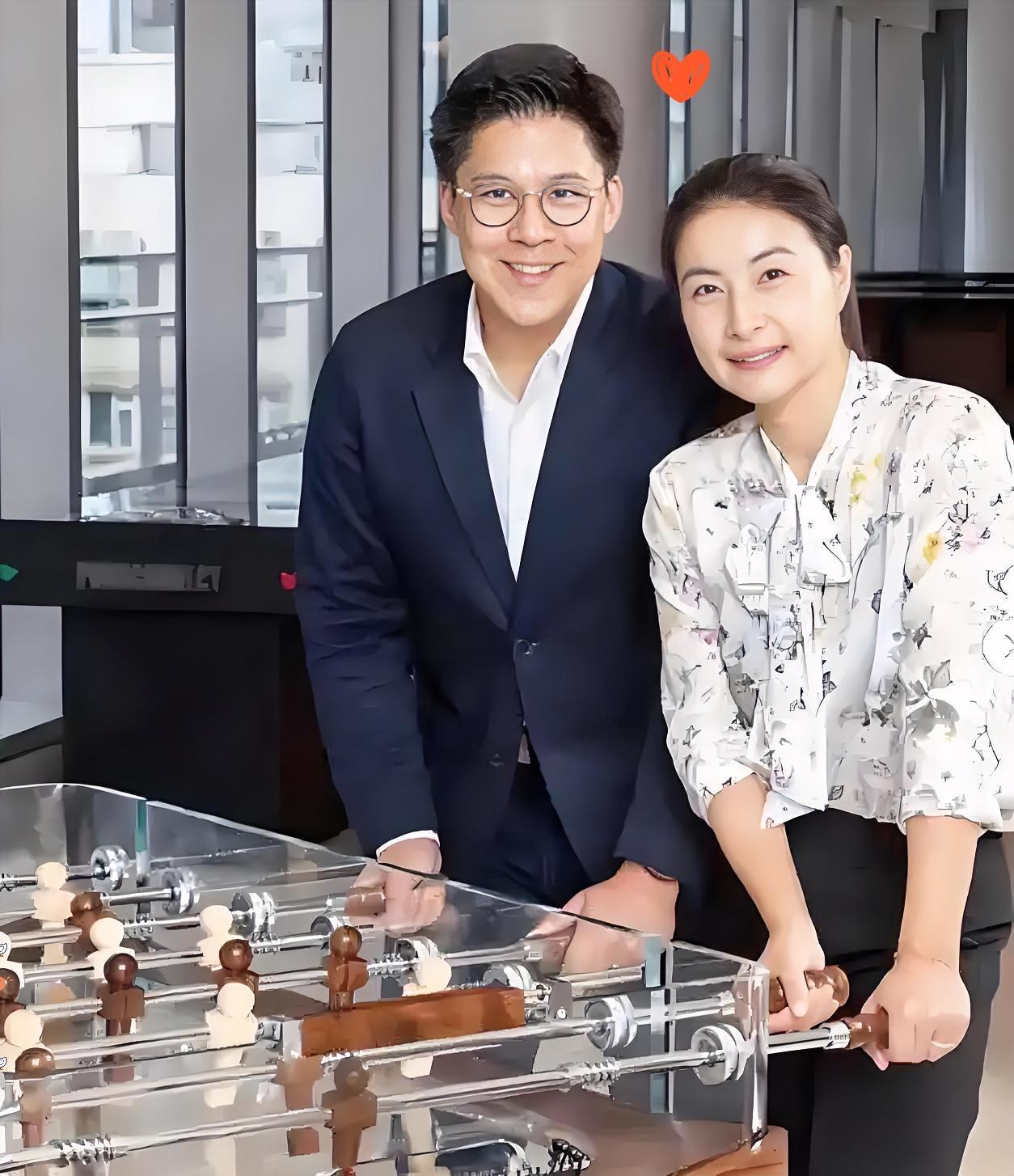 不得不承认，郭晶晶真的嫁对了人！​‎͏ 最近香港遭遇灾情，霍启刚第一时