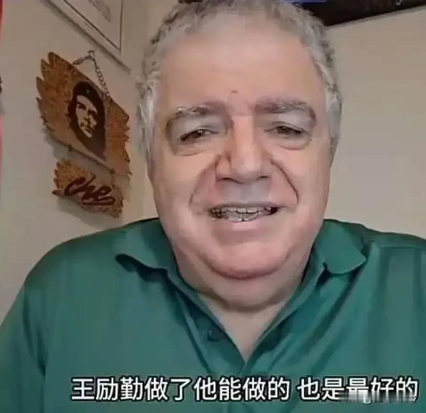 这位意大利老记者博扎，难道真的是在意大利没收入生活困难吗？怎么老揪着樊振东不放