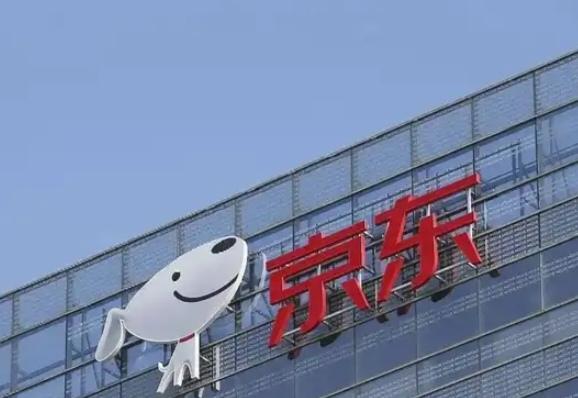 网上流传一句话，“不偷不是意大利，不抢不是法兰西，又偷又抢英吉利”。这句话的含金