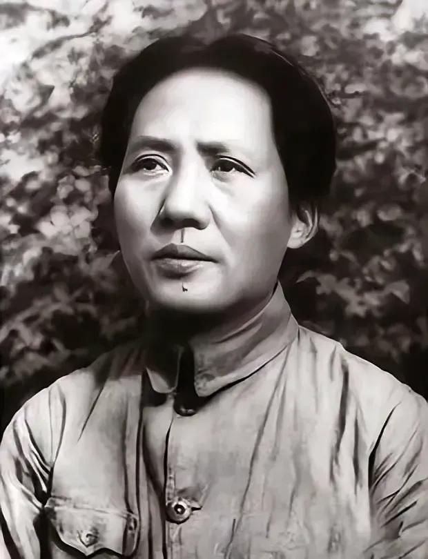 迎接新年1934年12月底，毛主席住在猴场。第二天就是元旦，晚