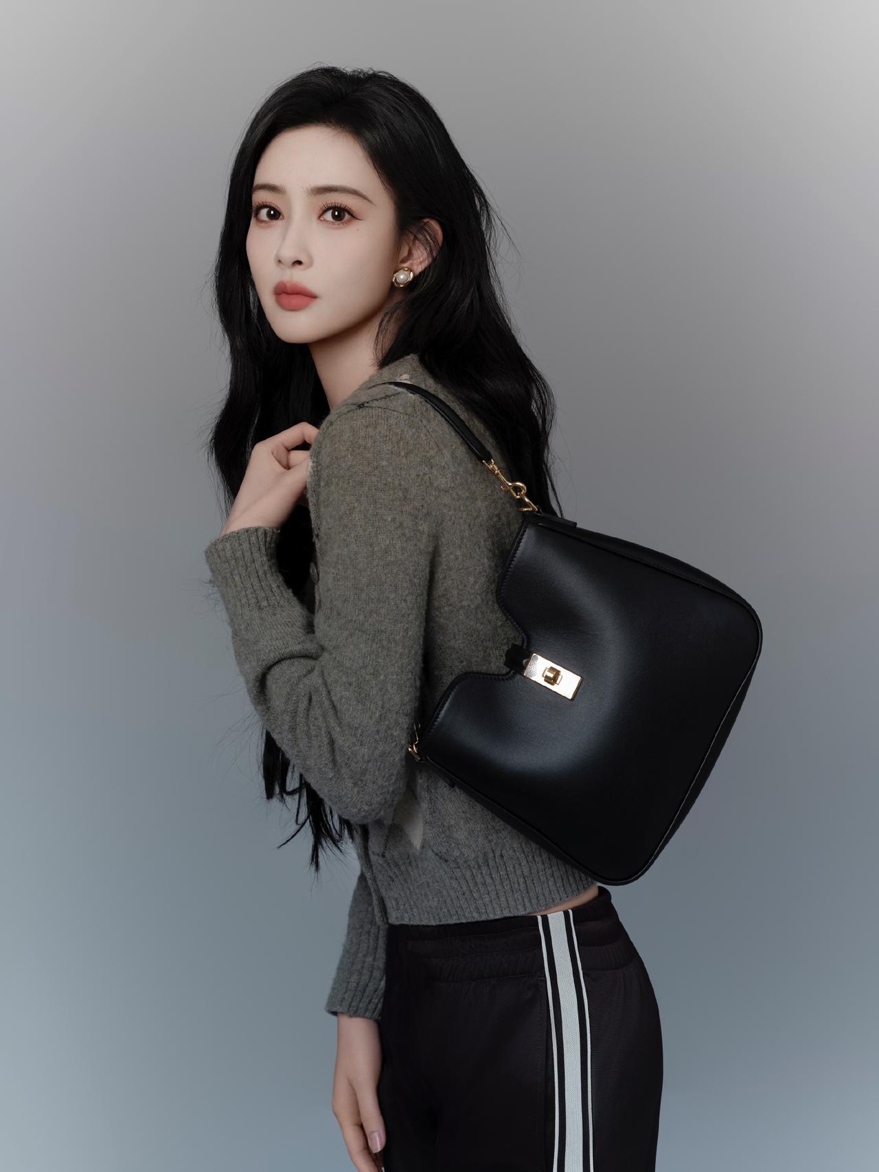 她手握4部S+大女主剧，从资源咖撕到劳模，这波逆袭你服不服？最近扒孟