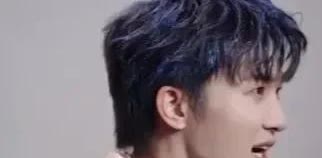 “订约履约，诚信为本”周深伦敦演唱会摇身一变，成为高中政治题的经典实例！