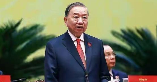 苏林真不愧是越南高手，党代会轻易刷掉梁强范明政，越国二号三号人物从此消失，苏林已