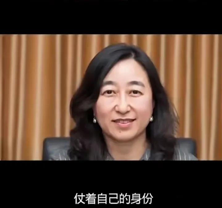 班某娟现在估计肠子都悔青了怕是恨不得抽自己几个大嘴巴子班晓娟老师事件暴露