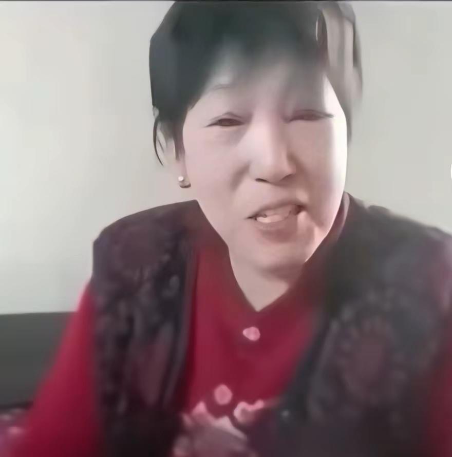 闫学晶的妈妈对网友说：我就是要吃燕窝，气死你们！闫学晶的妈妈太牛了。刚看到一