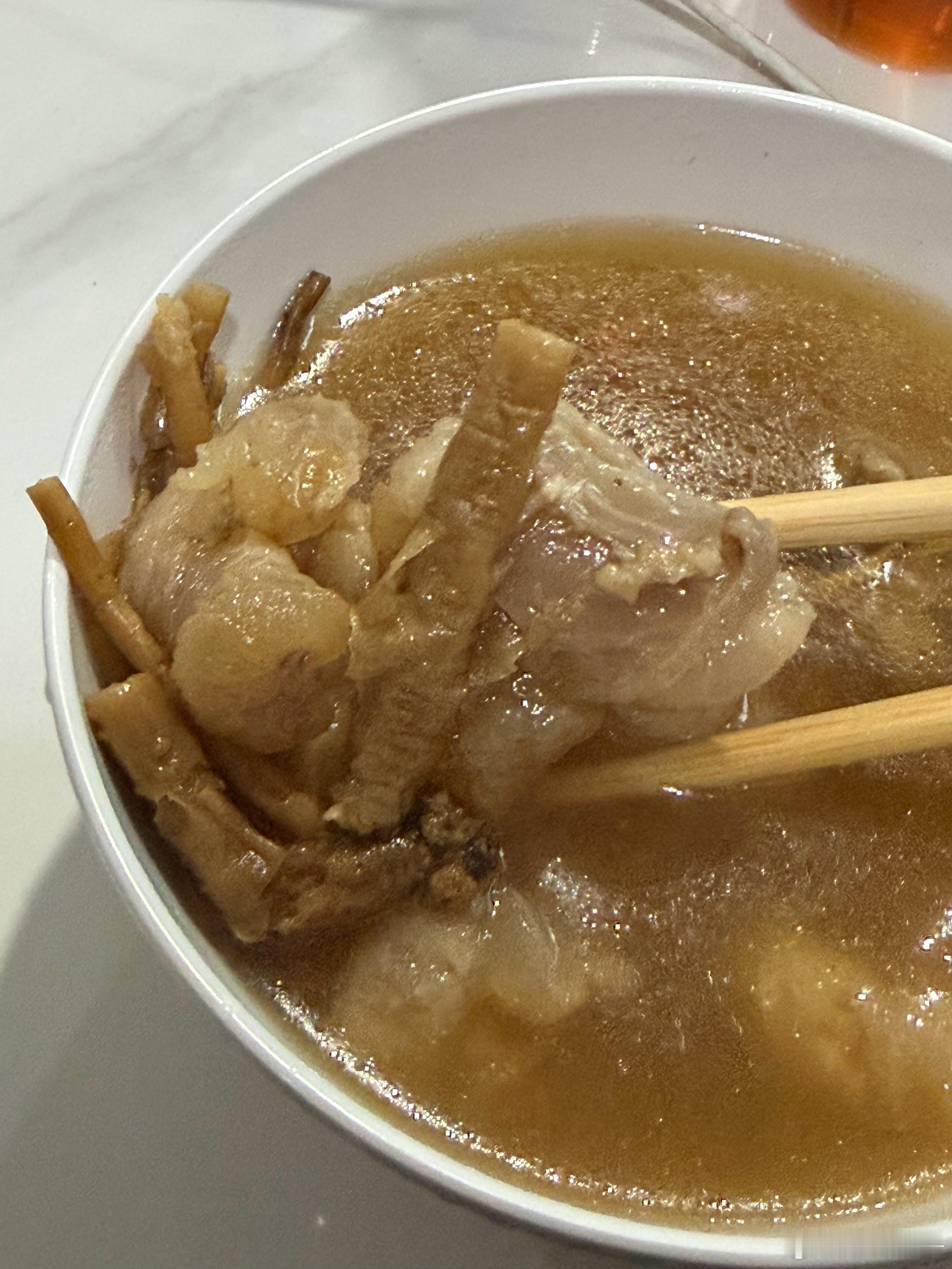 泰国的牛鞭有什么不一样吗？还特意留一碗给我喝