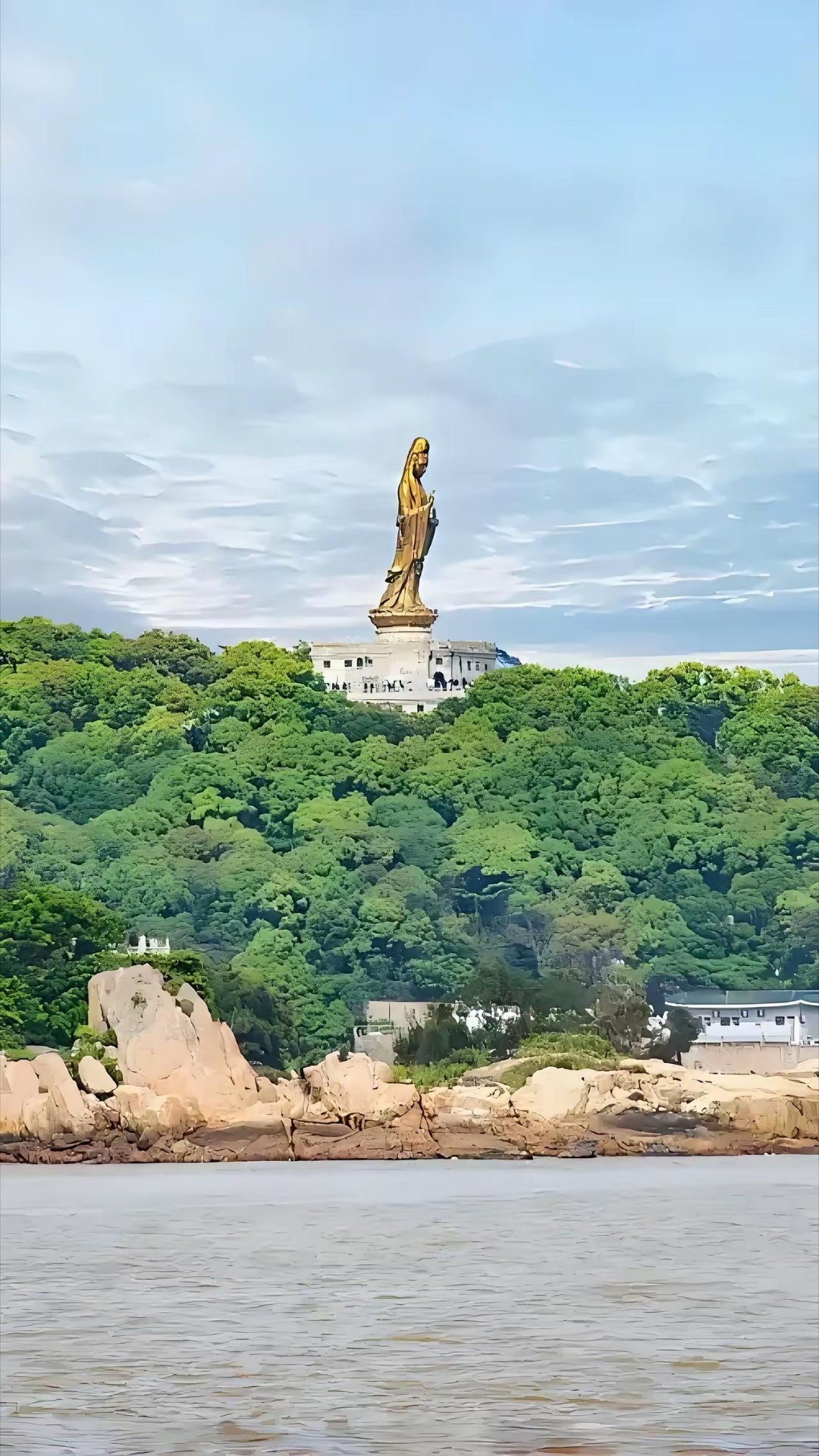 听说浙江要来十七级台风？？这也太夸张了吧，这四位可都是有头有脸的人物，台风来了也