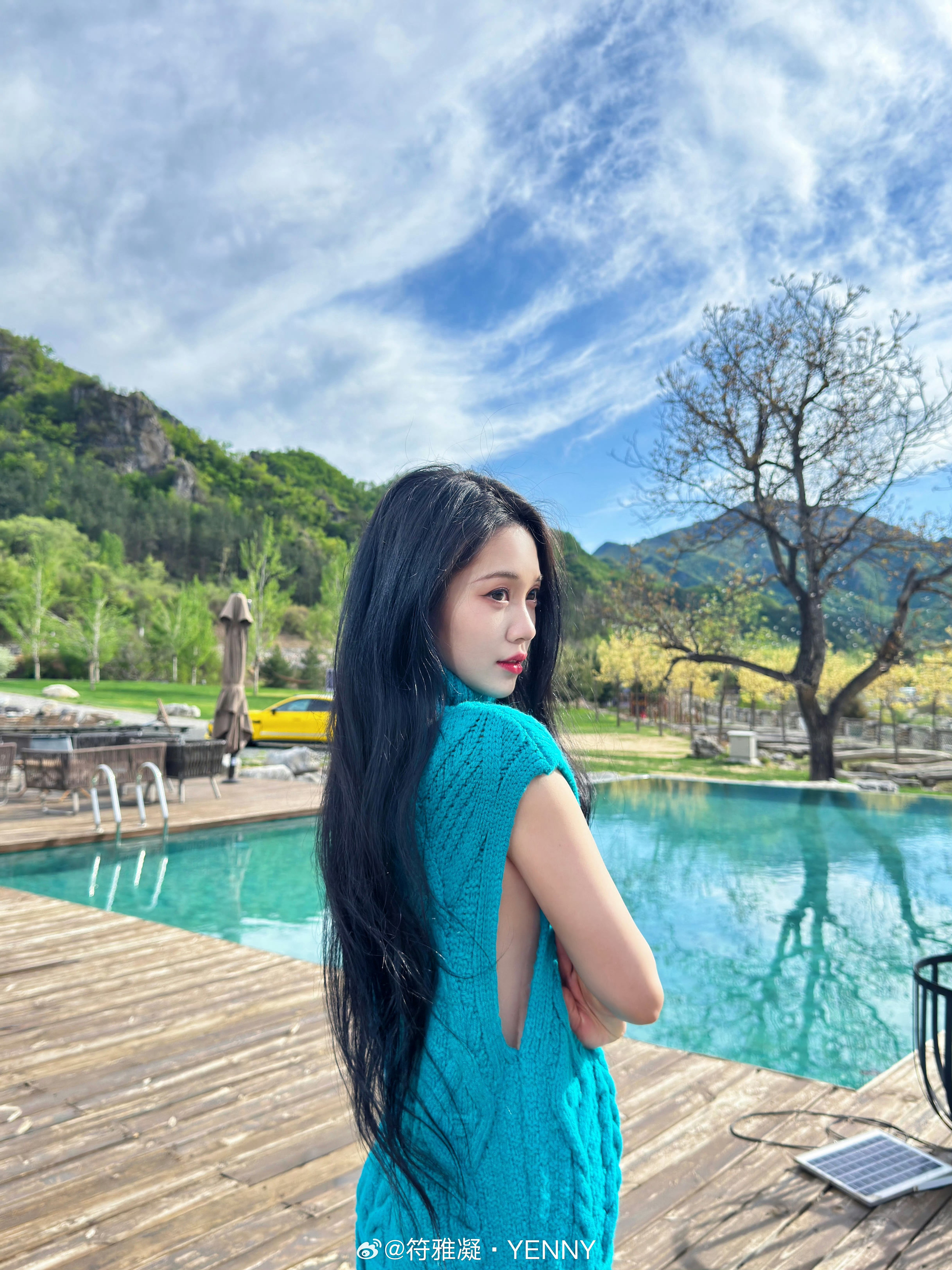 符雅凝夏季红丝袜穿搭​​​