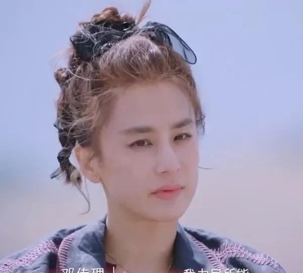 黄圣依还是不了解她妈妈？张泉灵一句话，让黄圣依惭愧的红了眼眶。黄圣依妈妈认为黄