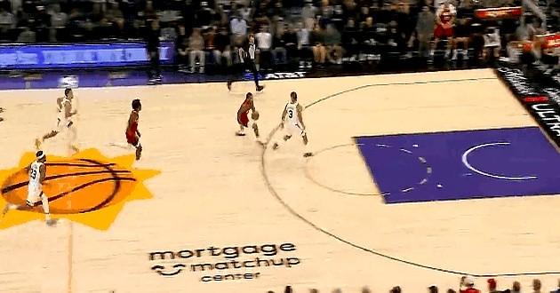 阿门这天赋，再不练投篮就真可惜了。讲真，最近几年除了莫兰特，真没见过身体素质