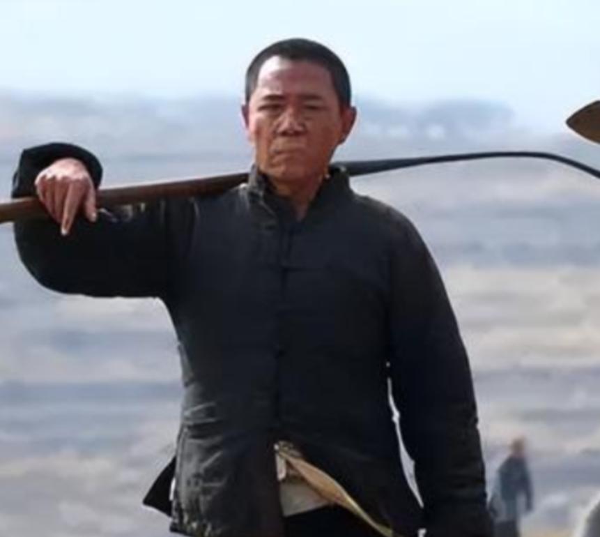 1947年，一位地主在敌人谈话时，趁机放走了被绑在树上的地下党员，新中国成立后，