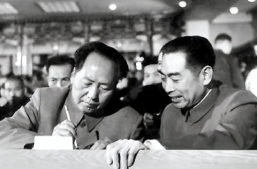 1958年，毛主席下令炮击金门，不小心炸死两个美国顾问，指挥员慌忙上报打死了美国