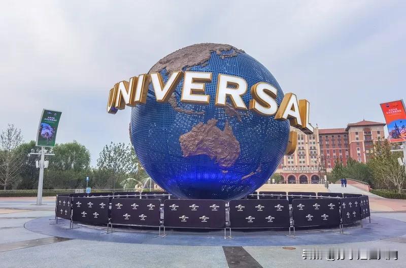 北京环球影城正式宣布亏损，这事儿有点让人意外。它可是耗资460亿、筹备近20年的