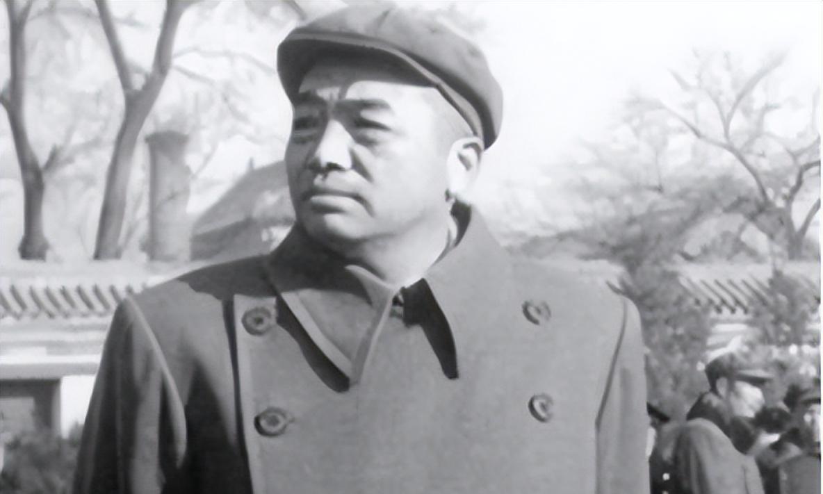 1965年彭德怀在四川担任第三副主任时，他的三位直属上级分别是谁呢？1964年