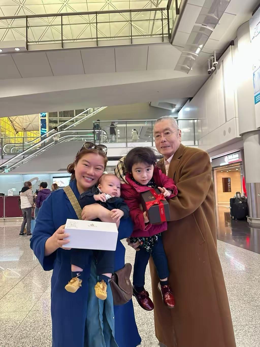 2023年，84岁的钢琴大师刘诗昆得二胎儿子。记者问他:“你还会继续再生吗？”刘